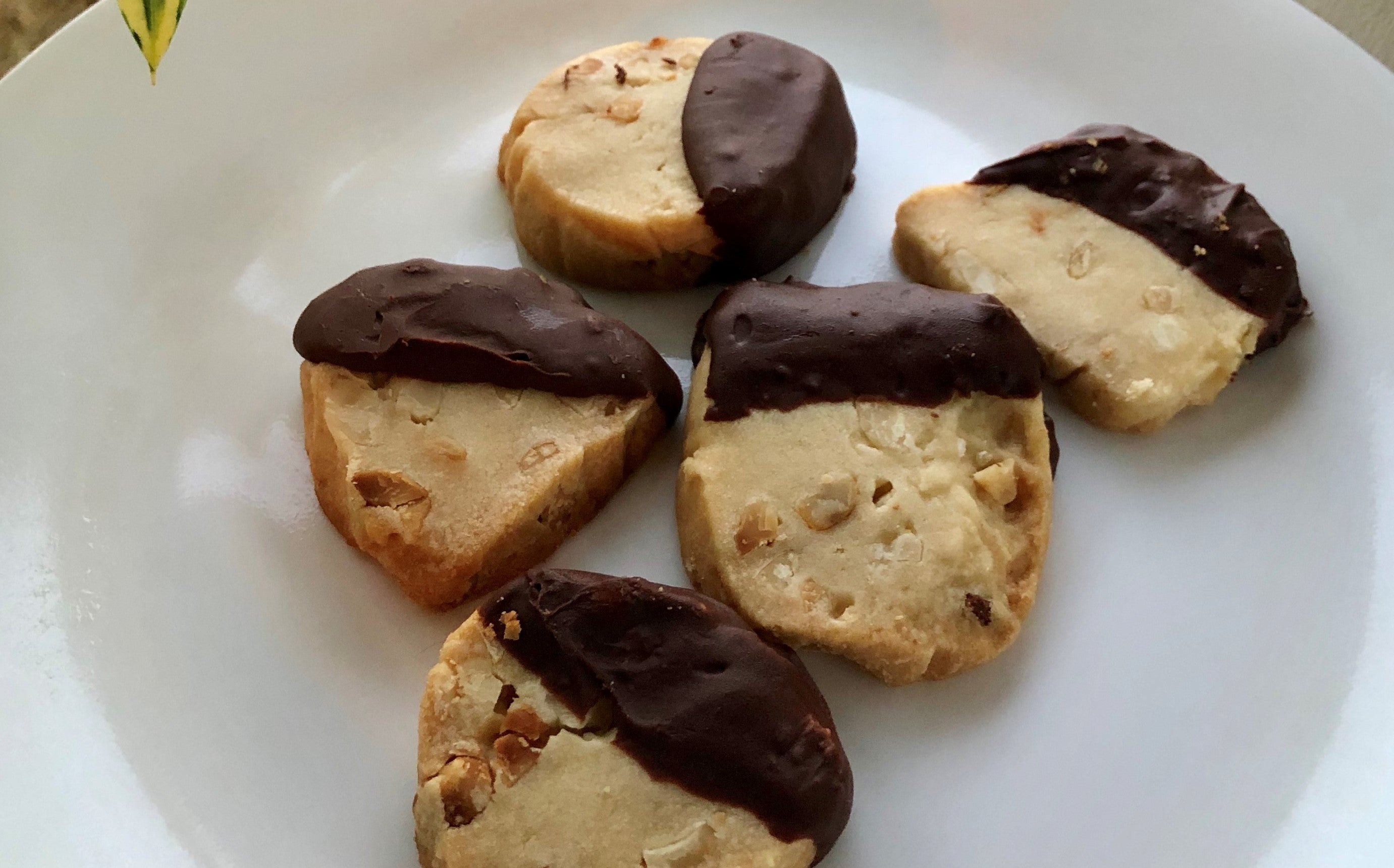 Hawaiian Macadamia Nut Shortbread Cookies (Chocolate Dipped)