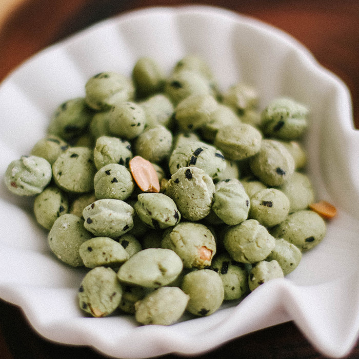 Nori Komaki Rice Cracker in tray
